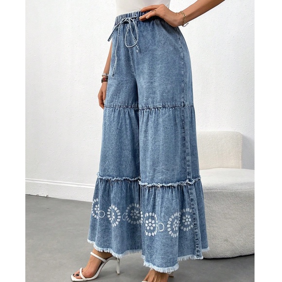 Boho Light Wash Stretchy Waist Floral Print Wide leg Denim Pants - Picture 2 of 5